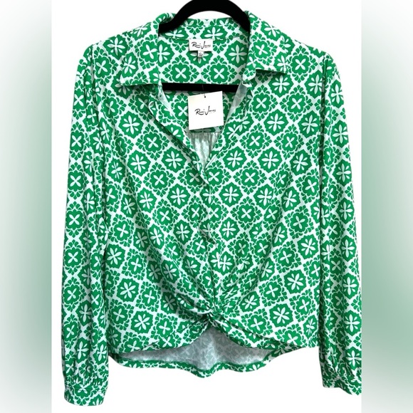 Remi James NYC Tops - NWT Remi James NYC Women’s Green White Floral Print Wrap Long Sleeve Top Large
